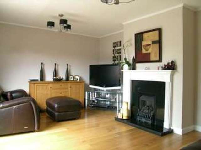  Image of 3 bedroom Terraced house to rent in Kennedy Drive Pangbourne Reading RG8 at Pangbourne  Reading, RG8 7JP