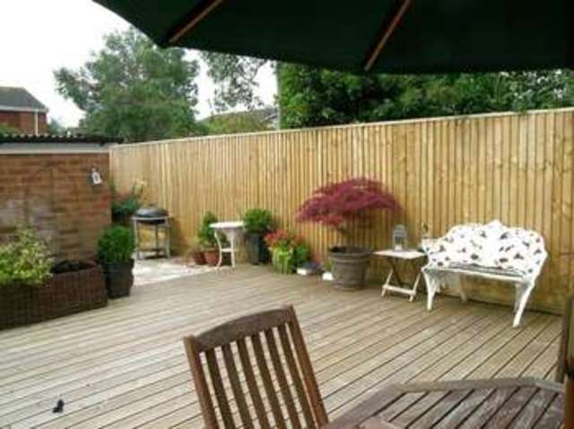  Image of 3 bedroom Terraced house to rent in Kennedy Drive Pangbourne Reading RG8 at Pangbourne  Reading, RG8 7JP