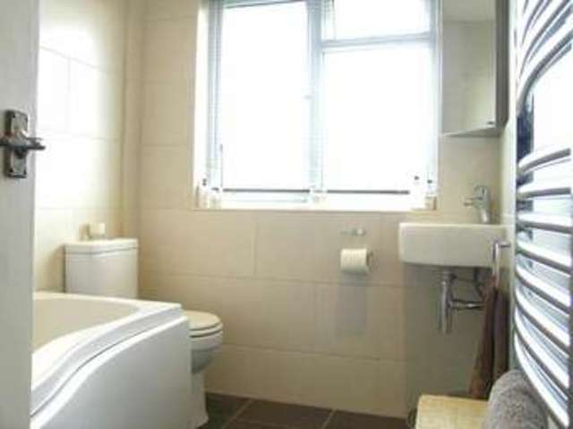  Image of 3 bedroom Terraced house to rent in Kennedy Drive Pangbourne Reading RG8 at Pangbourne  Reading, RG8 7JP