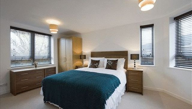  Image of 2 bedroom Flat to rent in Kew Bridge Court London W4 at Kew Bridge Court  London, W4 3AZ