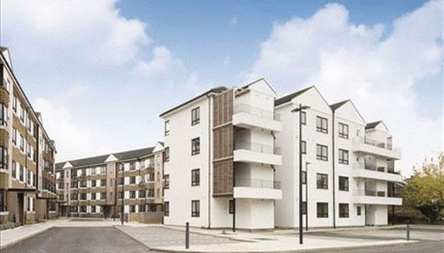 Image of 2 bedroom Flat to rent in Kew Bridge Court London W4 at Kew Bridge Court  London, W4 3AZ