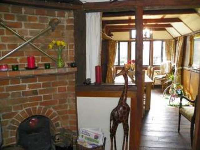  Image of 3 bedroom Detached house for sale in Bath Road Kiln Green Reading RG10 at Kiln Green  Reading, RG10 9SE
