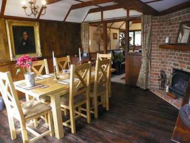  Image of 3 bedroom Detached house for sale in Bath Road Kiln Green Reading RG10 at Kiln Green  Reading, RG10 9SE
