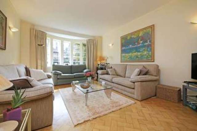  Image of 5 bedroom Detached house for sale in Kingsley Way London N2 at Kingsley Way  London, N2 0EN