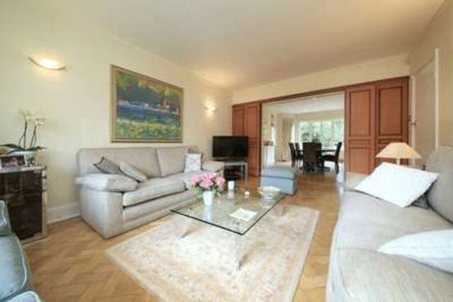  Image of 5 bedroom Detached house for sale in Kingsley Way London N2 at Kingsley Way  London, N2 0EN