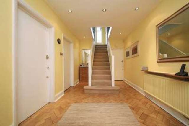  Image of 5 bedroom Detached house for sale in Kingsley Way London N2 at Kingsley Way  London, N2 0EN