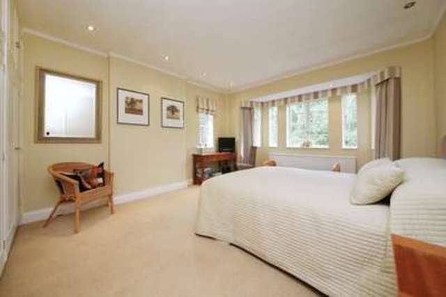  Image of 5 bedroom Detached house for sale in Kingsley Way London N2 at Kingsley Way  London, N2 0EN