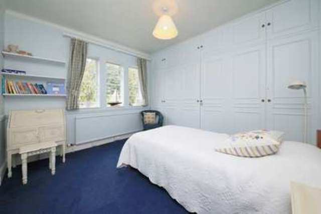  Image of 5 bedroom Detached house for sale in Kingsley Way London N2 at Kingsley Way  London, N2 0EN