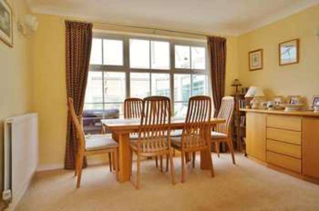  Image of 4 bedroom Detached house for sale in Knapp Close Abingdon OX14 at Abingdon, OX14 1SL