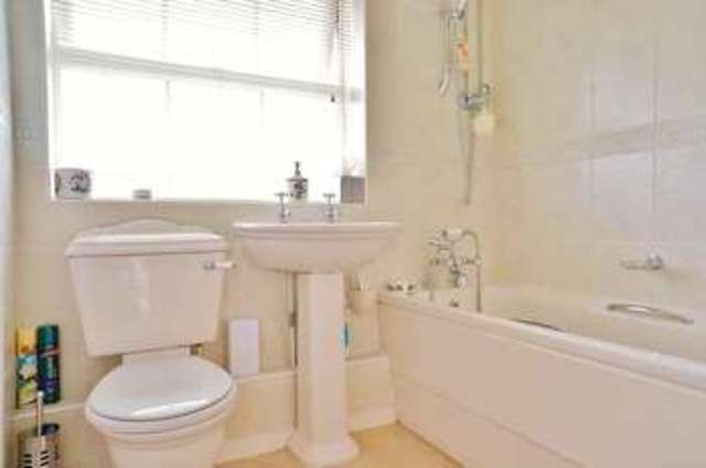  Image of 4 bedroom Detached house for sale in Knapp Close Abingdon OX14 at Abingdon, OX14 1SL