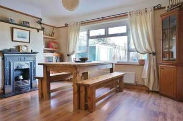  Image of 3 bedroom Terraced house for sale in Lambe Avenue Milton Abingdon OX14 at Milton  Abingdon, OX14 4DT