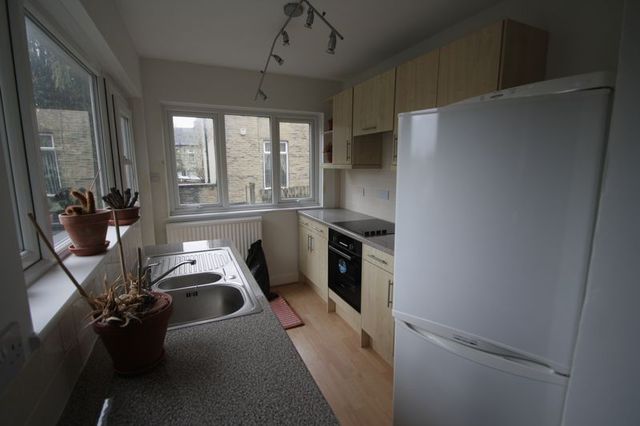  Image of 3 bedroom Semi-Detached house to rent in Langdale Street Elland HX5 at Langdale Street  Elland, HX5 0JL