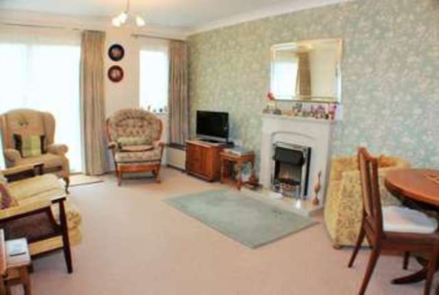  Image of 2 bedroom Ground Flat for sale in Drayton Lane Drayton Portsmouth PO6 at Drayton Lane Drayton Drayton, PO6 1BU