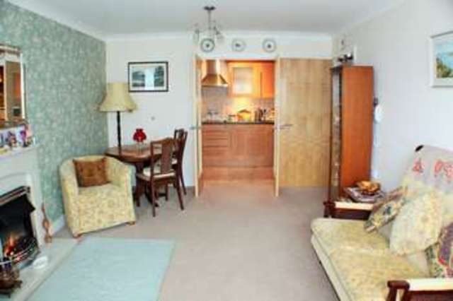  Image of 2 bedroom Ground Flat for sale in Drayton Lane Drayton Portsmouth PO6 at Drayton Lane Drayton Drayton, PO6 1BU