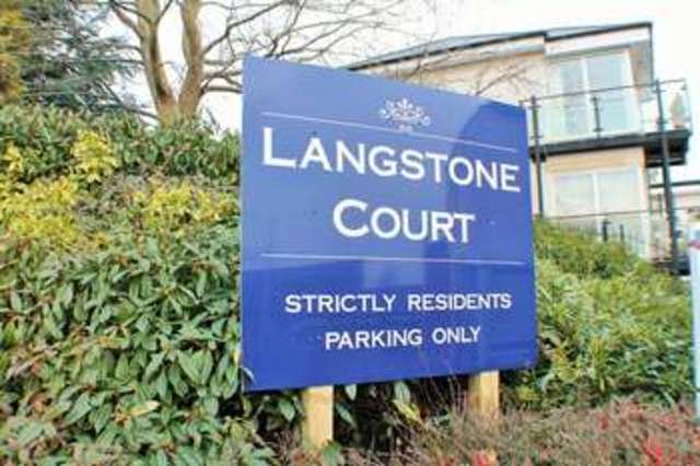  Image of 2 bedroom Ground Flat for sale in Drayton Lane Drayton Portsmouth PO6 at Drayton Lane Drayton Drayton, PO6 1BU