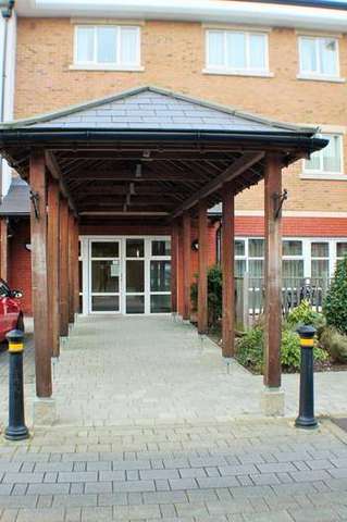  Image of 2 bedroom Ground Flat for sale in Drayton Lane Drayton Portsmouth PO6 at Drayton Lane Drayton Drayton, PO6 1BU