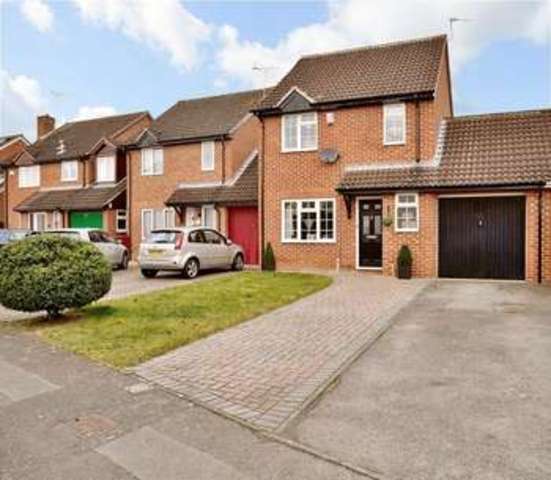  Image of 3 bedroom Detached house for sale in Lee Avenue Abingdon OX14 at Abingdon, OX14 3UT
