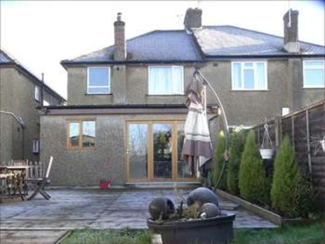  Image of 3 bedroom Semi-Detached house for sale in Leeside Barnet EN5 at Leeside  Barnet, EN5 2PG