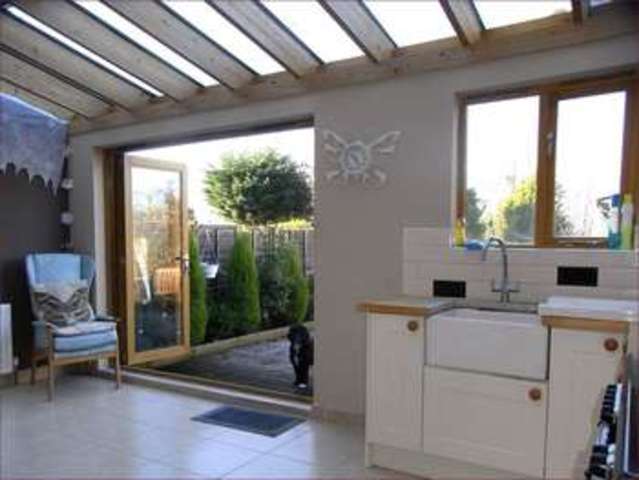  Image of 3 bedroom Semi-Detached house for sale in Leeside Barnet EN5 at Leeside  Barnet, EN5 2PG