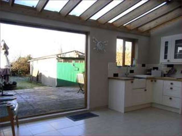  Image of 3 bedroom Semi-Detached house for sale in Leeside Barnet EN5 at Leeside  Barnet, EN5 2PG