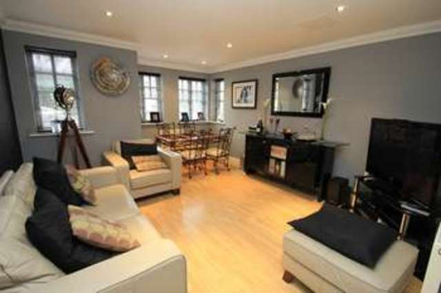  Image of 2 bedroom Ground Flat to rent in Haven Court Portsmouth Road Esher KT10 at Esher Surrey, KT10 9BF