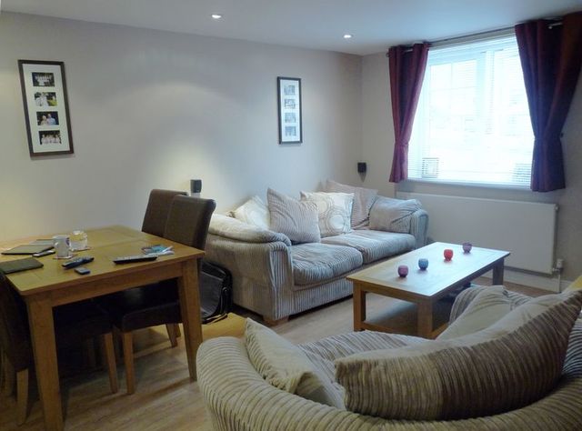  Image of 2 bedroom Flat to rent in Bridge Street Walton-on-Thames KT12 at 29-31 Bridge Street  Walton-on-Thames, KT12 1AF