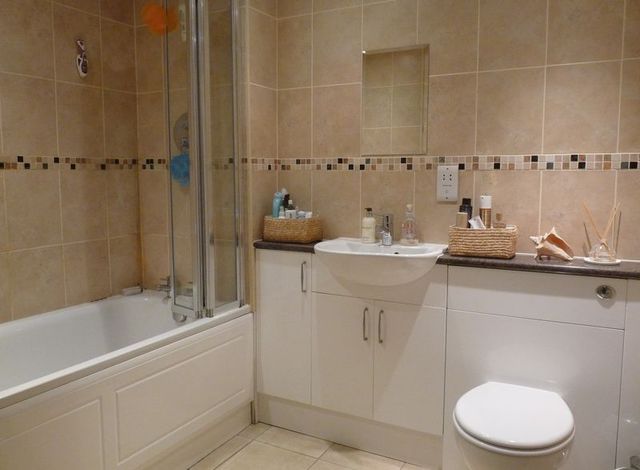  Image of 2 bedroom Flat to rent in Bridge Street Walton-on-Thames KT12 at 29-31 Bridge Street  Walton-on-Thames, KT12 1AF