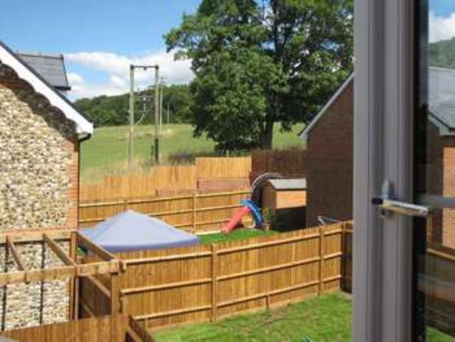  Image of 3 bedroom Semi-Detached house to rent in Malthouse Way Horndean Waterlooville PO8 at Horndean  Hampshire, PO8 0SZ