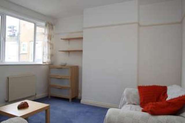  Image of 2 bedroom Flat for sale in Manor Drive North Old Malden Worcester Park KT3 at New Malden Surrey, KT3 5PD