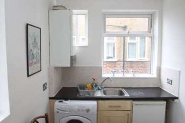  Image of 2 bedroom Flat for sale in Manor Drive North Old Malden Worcester Park KT3 at New Malden Surrey, KT3 5PD