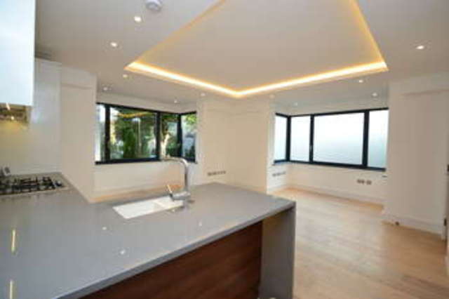  Image of 1 bedroom Flat to rent in Maple Road Surbiton KT6 at Surbiton Surrey, KT6 4AG