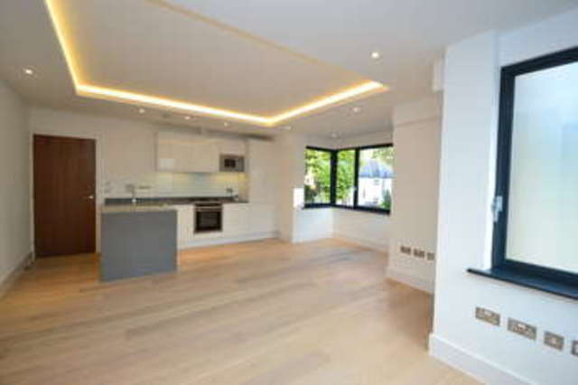  Image of 1 bedroom Flat to rent in Maple Road Surbiton KT6 at Surbiton Surrey, KT6 4AG