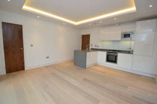  Image of 1 bedroom Flat to rent in Maple Road Surbiton KT6 at Surbiton Surrey, KT6 4AG