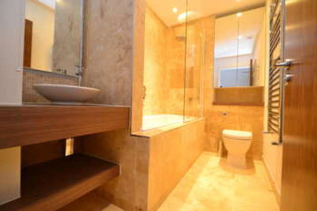  Image of 1 bedroom Flat to rent in Maple Road Surbiton KT6 at Surbiton Surrey, KT6 4AG