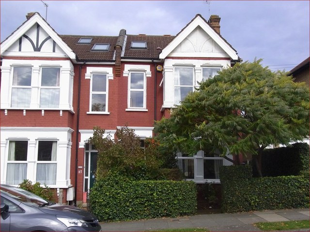  Image of 4 bedroom Property for sale in Margaret Road New Barnet Barnet EN4 at Margaret Road  NEW BARNET, EN4 9RA