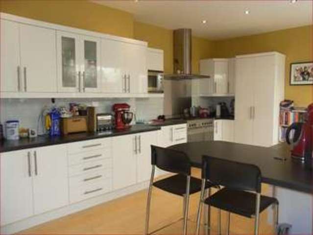  Image of 4 bedroom Property for sale in Margaret Road New Barnet Barnet EN4 at Margaret Road  NEW BARNET, EN4 9RA
