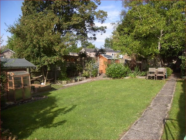  Image of 4 bedroom Property for sale in Margaret Road New Barnet Barnet EN4 at Margaret Road  NEW BARNET, EN4 9RA