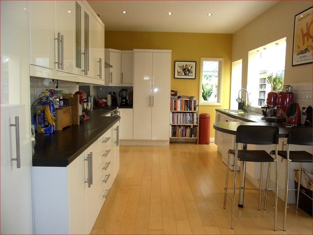  Image of 4 bedroom Property for sale in Margaret Road New Barnet Barnet EN4 at Margaret Road  NEW BARNET, EN4 9RA