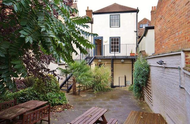  Image of 2 bedroom Apartment for sale in Market Place Abingdon OX14 at Abingdon, OX14 3HG