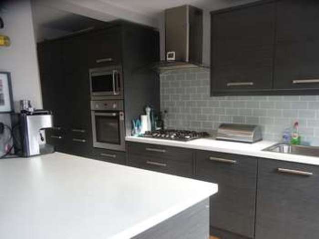  Image of 3 bedroom Property for sale in Mays Lane Barnet EN5 at Mays Lane  Barnet, EN5 2DY