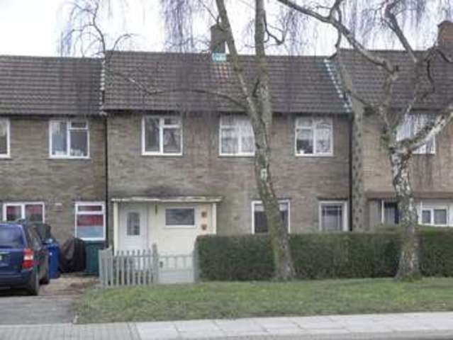  Image of 3 bedroom Terraced house for sale in Mays Lane Barnet EN5 at Mays Lane  Barnet, EN5 2LY