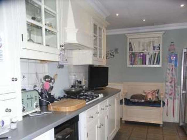  Image of 3 bedroom Terraced house for sale in Mays Lane Barnet EN5 at Mays Lane  Barnet, EN5 2LY