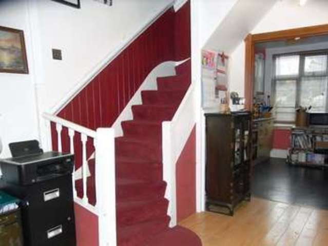  Image of 3 bedroom Property for sale in Mays Lane Barnet EN5 at Mays Lane  Barnet, EN5 2EF