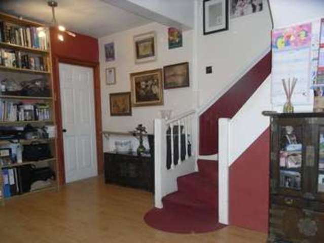  Image of 3 bedroom Property for sale in Mays Lane Barnet EN5 at Mays Lane  Barnet, EN5 2EF