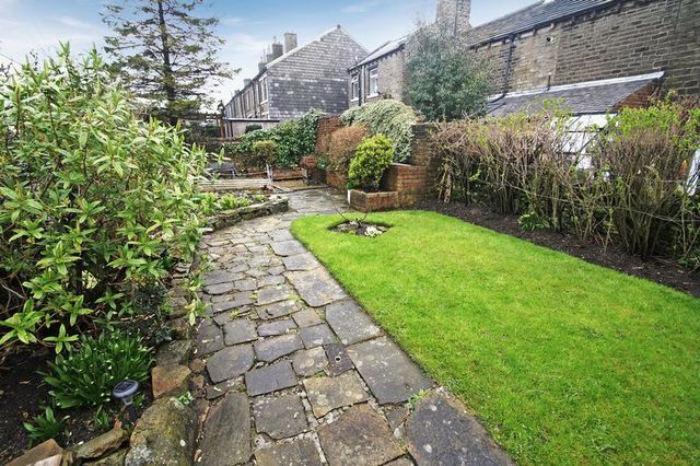  Image of 4 bedroom Detached house for sale in Moorlands Road Outlane Huddersfield HD3 at Moorlands Road  Huddersfield, HD3 3UQ