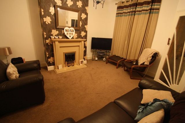  Image of 2 bedroom Detached house to rent in Myrtle Road Elland HX5 at Myrtle Road  Elland, HX5 0HU
