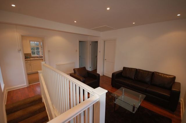  Image of 2 bedroom Flat to rent in Neale Close London N2 at Neale Close  Hampstead Garden Suburb, N2 0LF