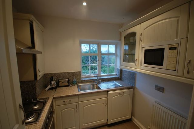  Image of 2 bedroom Flat to rent in Neale Close London N2 at Neale Close  Hampstead Garden Suburb, N2 0LF