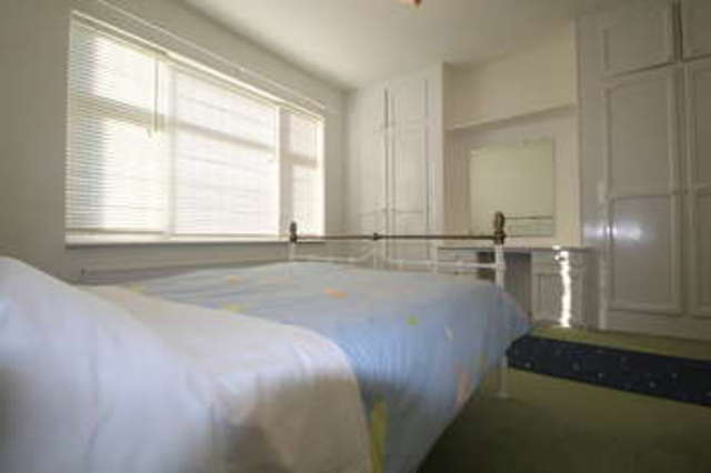  Image of 4 bedroom Semi-Detached house to rent in Beaconsfield Road New Malden KT3 at New Malden Surrey, KT3 3HY