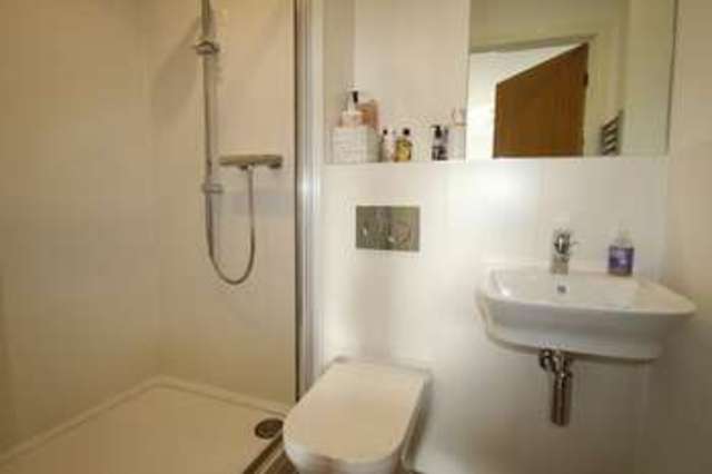  Image of 2 bedroom Flat to rent in Newfoundland Way Portishead Bristol BS20 at Newfoundland Way  Portishead, BS20 7QH